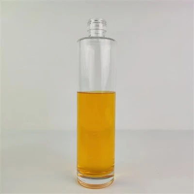Myydyin pyöreä 750 ml:n viinapullo
