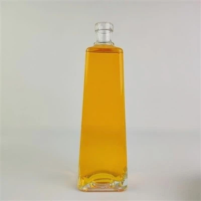Kuuma myynti, neliön muotoinen 700 ml:n viinapullo vodka-viskiginille